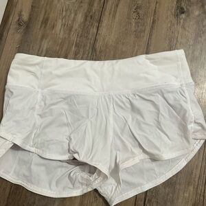 Lululemon speed up shorts low rise 2.5’